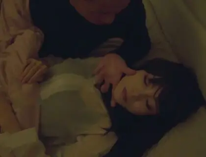 Cậu em trai nữa đêm bỏ thuốc mê hiếp dâm chị gái xinh đẹp khi ngủ say