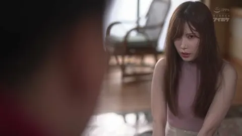 Chị gái cầu xin làm nô lệ tình dục cho chủ nợ để cứu em trai thích cờ bạc